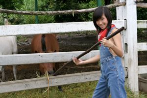 Lolita Cheng Zhang Huimin "Cowboy Girl with Sling" [The Black Alley]