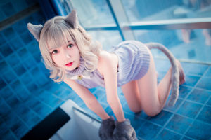 [Net Red COSER Photo] Loli Welfare Mao Mao - Sweter bez pleców