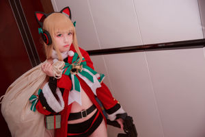 [Cosplay] Anime blogger G44 won't hurt - TMP Christmas