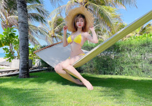 [网红COSER写真] Coser小姐姐Potato Godzilla - Yellow Bikini