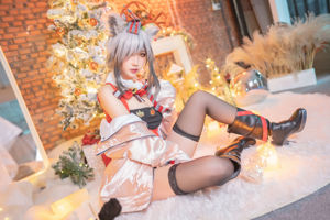 [Internet celebrity COSER photo] Zhou Ji is a cute bunny-Christmas black silk beast ears