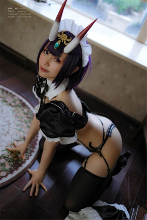 [Internet Celebrity COSER Photo] Schattige meid Nyako Nyako-Sake Swallow Maid