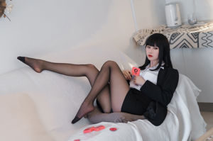 [Welfare COS] Anime blogger Tian Lulu - OL book