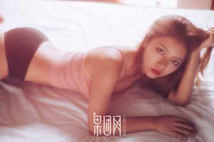 Cô gái sexy với ngực ngắn, mông và lụa đen [果 团 网 Girlt] No.068