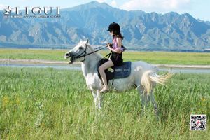 Modello gamba alta "White Horse Girl Beauty" [LIGUI] Belle gambe e piedi di seta