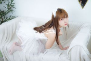 Beauty Coser Nizu Nisa "Pet Girl in Private White Wedding Dress"