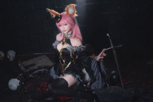 [Zdjęcie Cosplay] Anime Blogger Teppanyaki Ghost Dance w - Tamamo Mae Magic