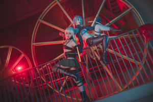 [Cosplay-Foto] Anime-Bloggerin Teppanyaki Ghost Dance mit Zhongshan Wharf Black Zhen und Black Duo