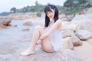 [美女Coser] 木绵绵OwO 《海边白色比基尼》