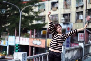 Taiwan model Kila Jingjing/Jin Yunqiao "4 sets of street shooting series pictures" collection