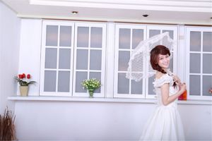 台湾の無垢な少女バイバイ/リーイシュアン「機械と電気の女の子の結婚式のスタジオ撮影」