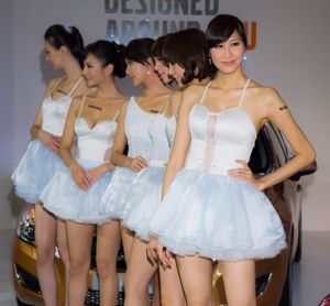 Mia Wei Jingxuan "Série de lait de beauté du salon de l'auto Volvo" HD série de photos